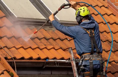 Démoussage et hydrofuge de toiture à Écromagny
